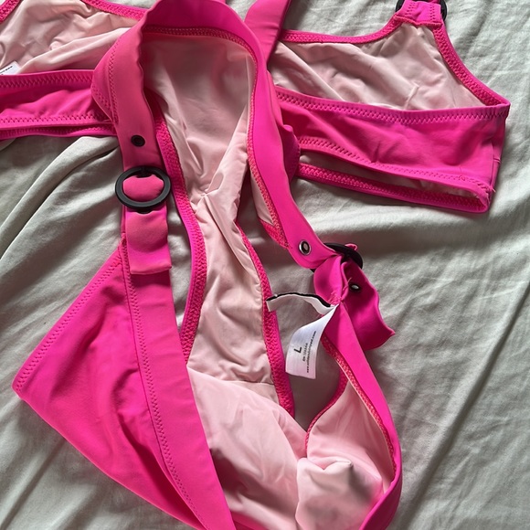 Solid and striped bikini - Picture 4 of 5